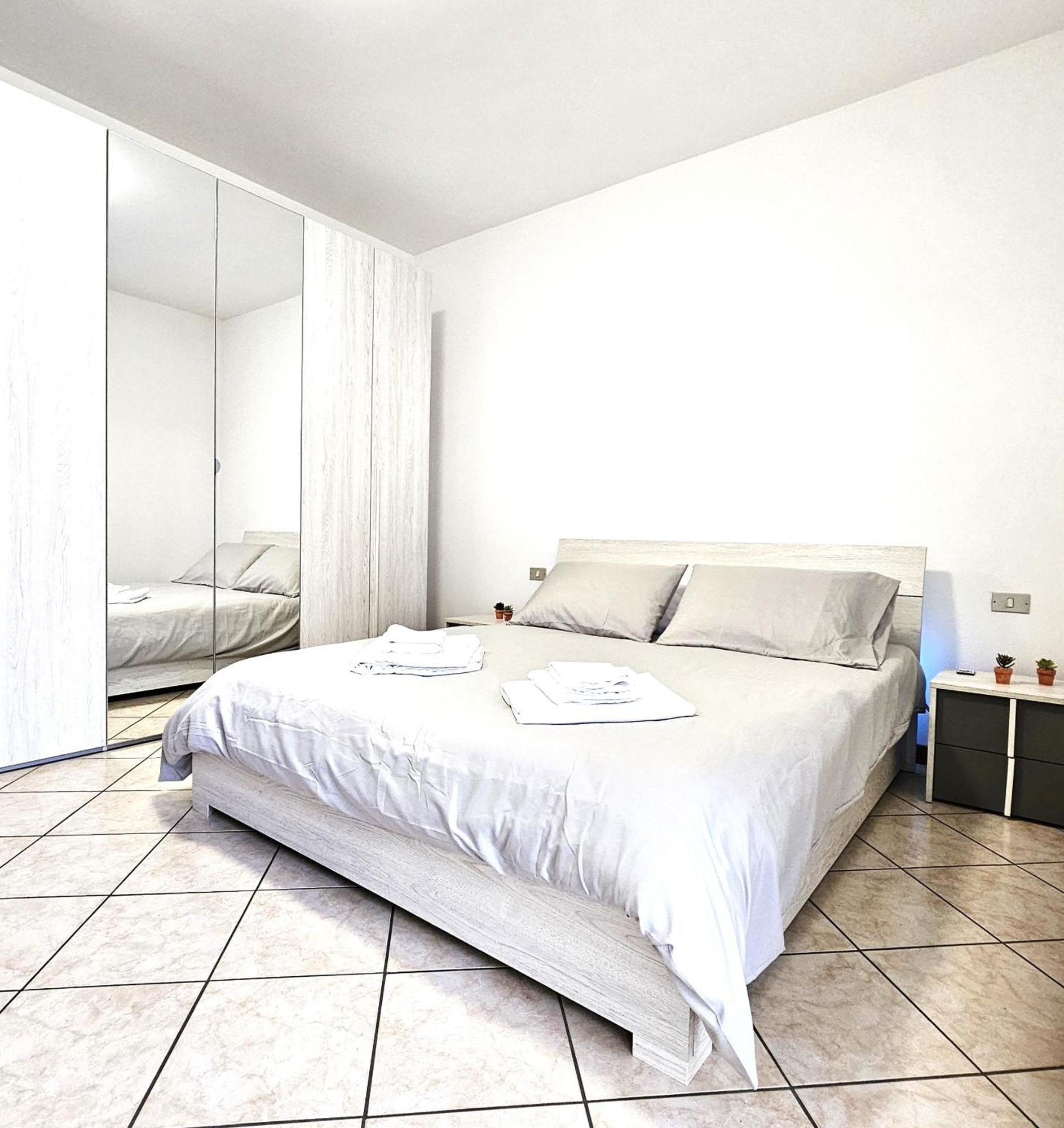 Appartamento Moderno Gallarate Eksteriør billede